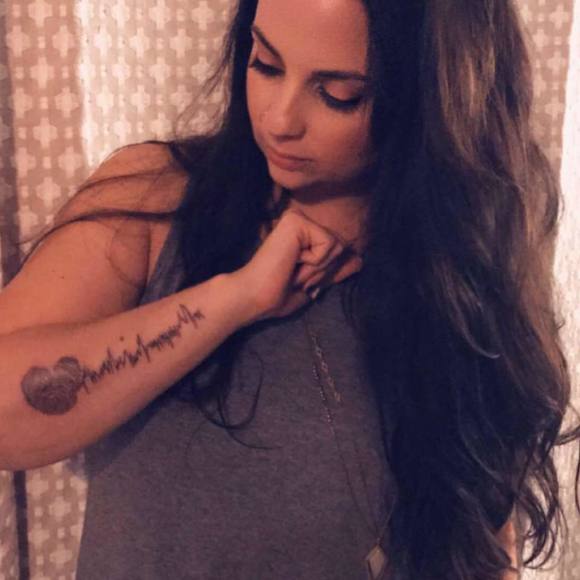 Meet your Posher, Nicole - Picture 1 of 1